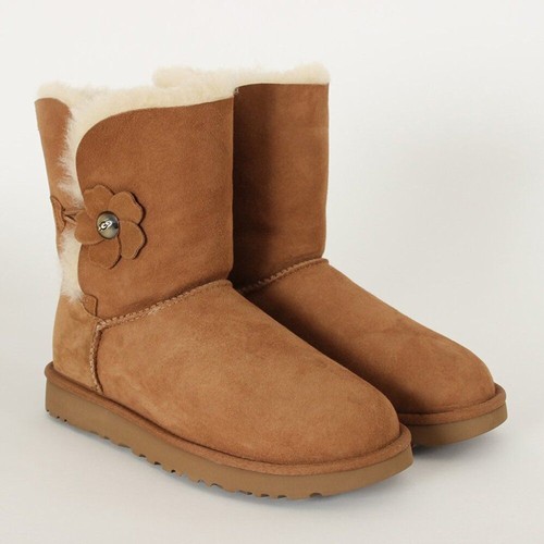 Nwt ugg bailey - button, poppy